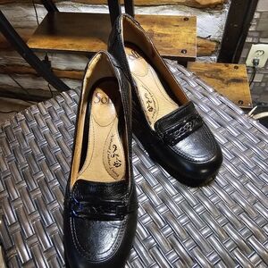 Sofft Style Natural Leather 6.5 Black Women's With Slight Heel